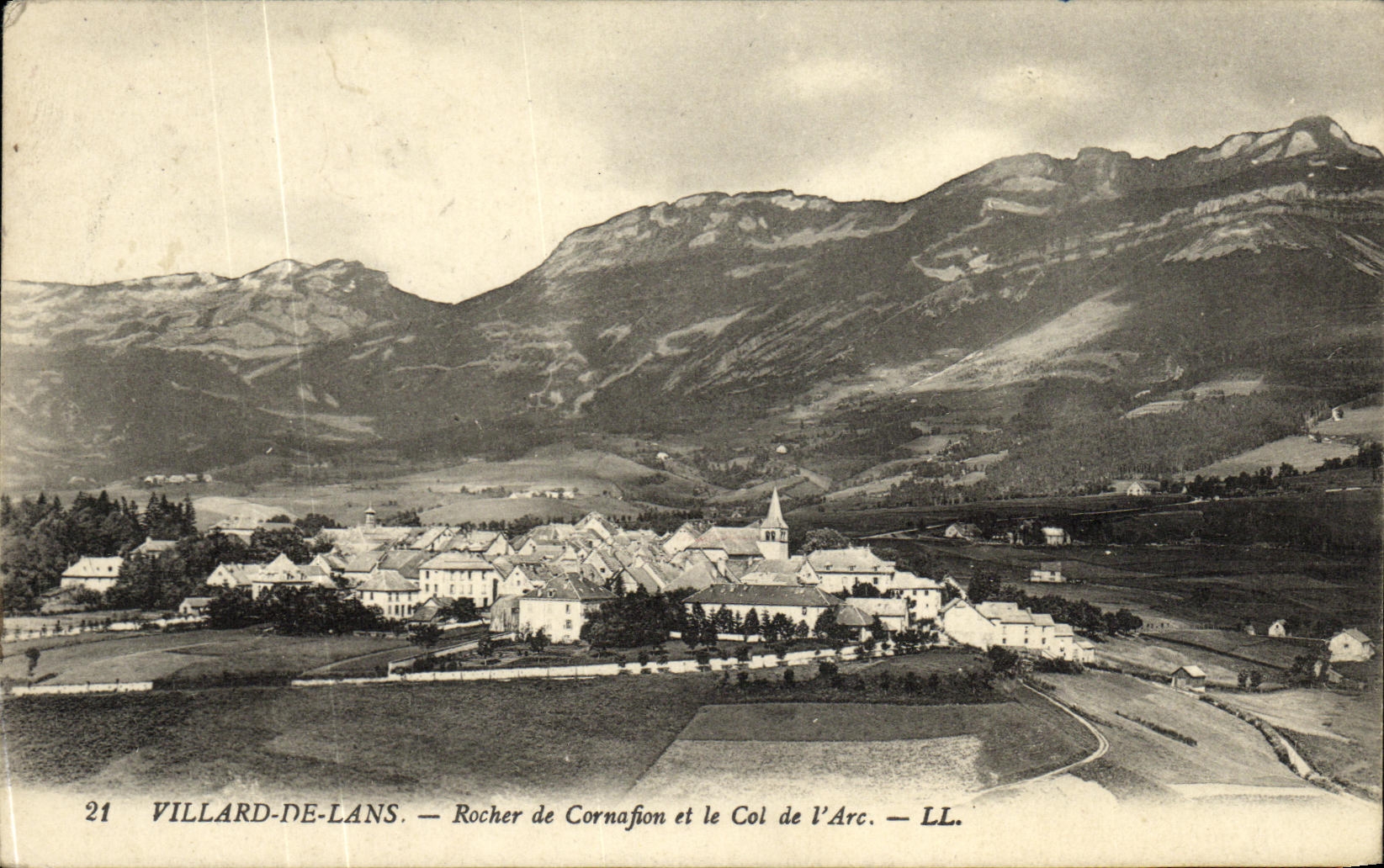 La POSTAL Villard de Lans Rock de la VENDIMIA de Cornafion y el collar de L forman arcos