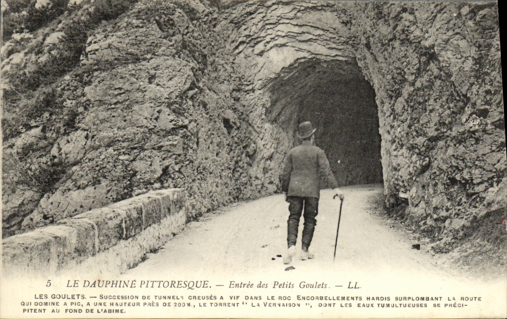 VINTAGE POSTCARD Dauphine the Picturesque Entry of Small Narrow parts