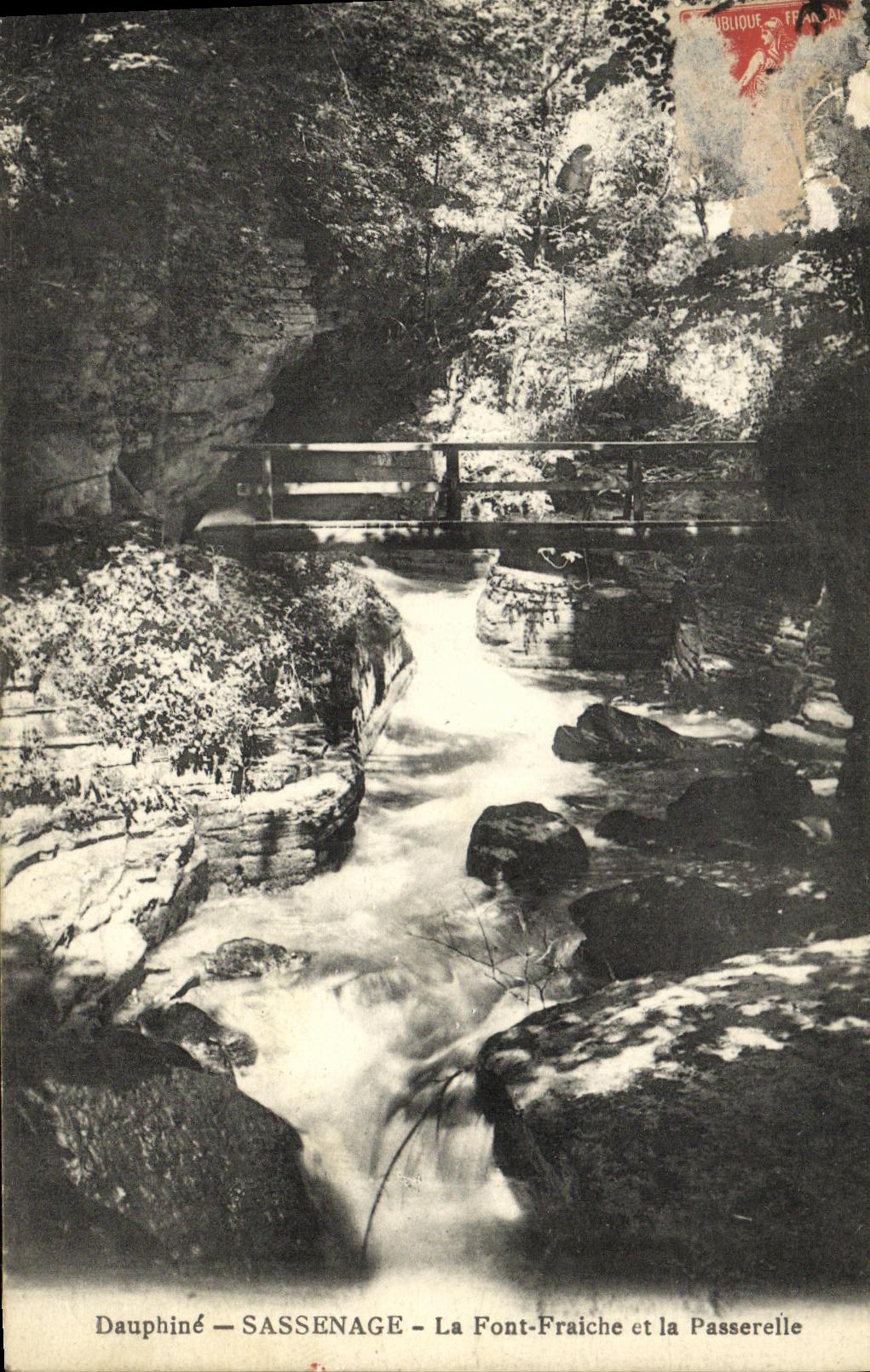 VINTAGE POSTCARD Dauphine Sassenage Do It Fraiche and the Footbridge