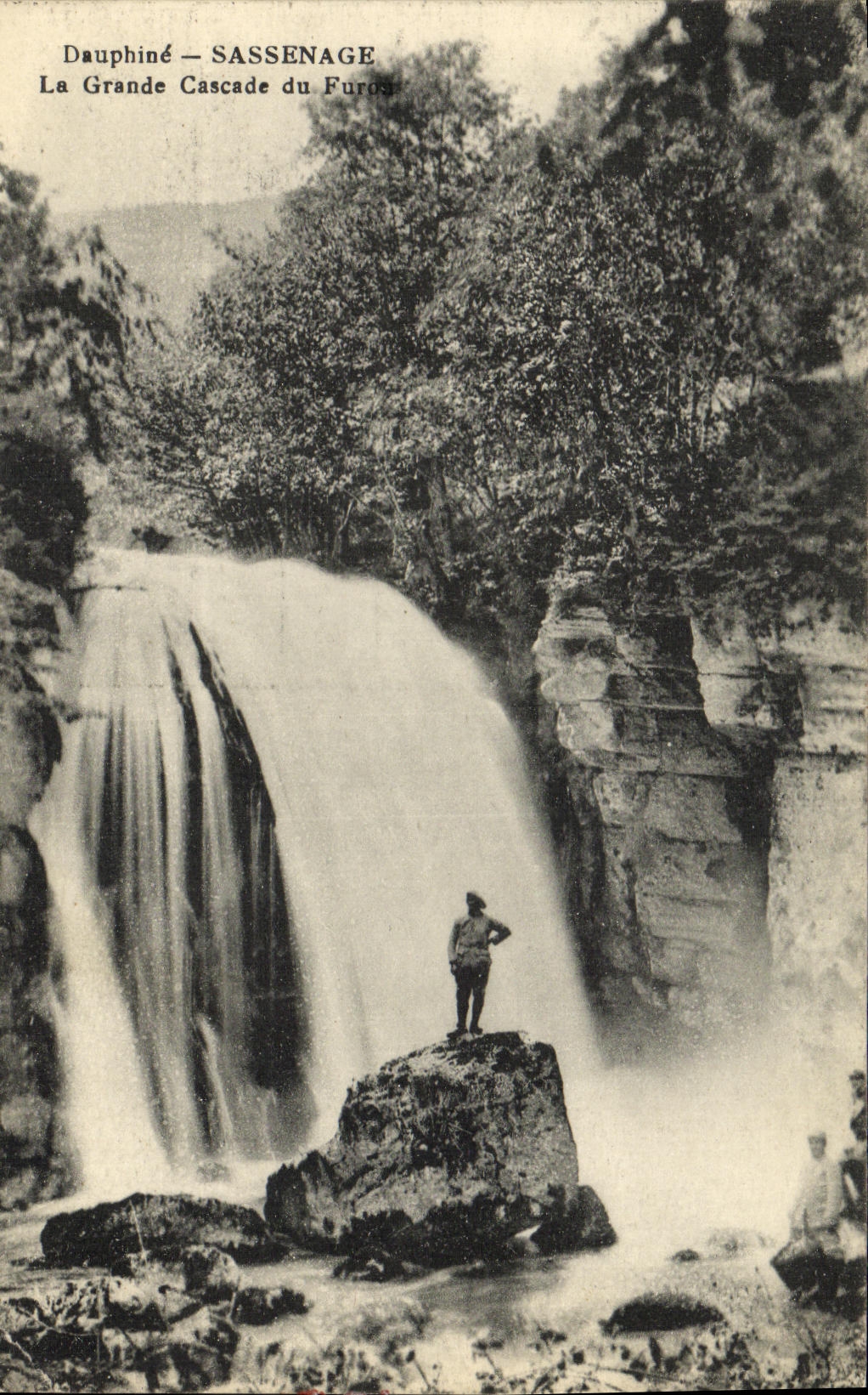 VINTAGE POSTCARD Dauphine Sassenage Gande Cascades of Furon