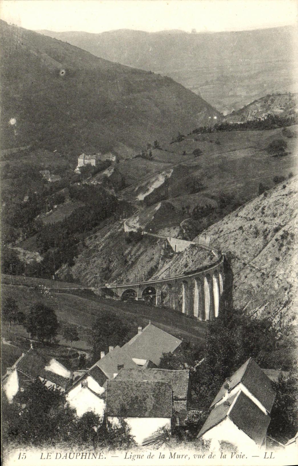 VINTAGE POSTCARD the Dauphine League of Walls Seen Way