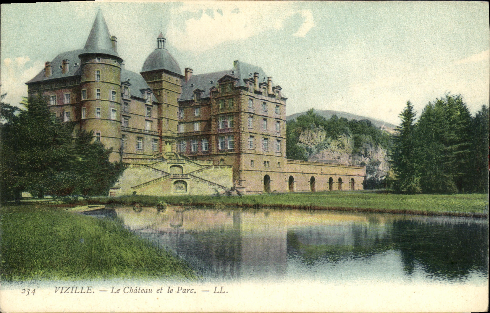 VINTAGE POSTCARD Vizille the Castle and the Park