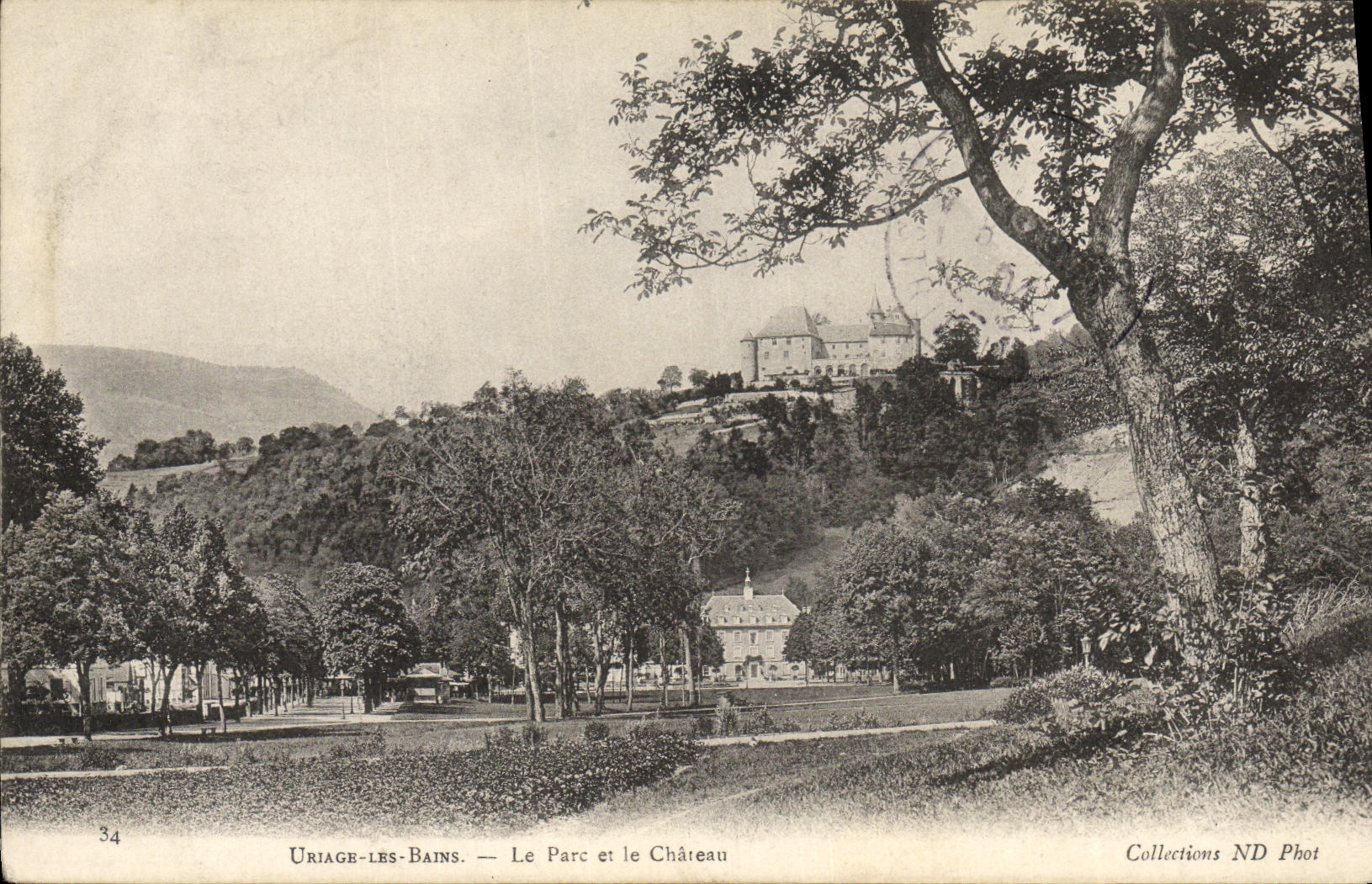 CPA Uriage les Bains Le Parc et le Chateau