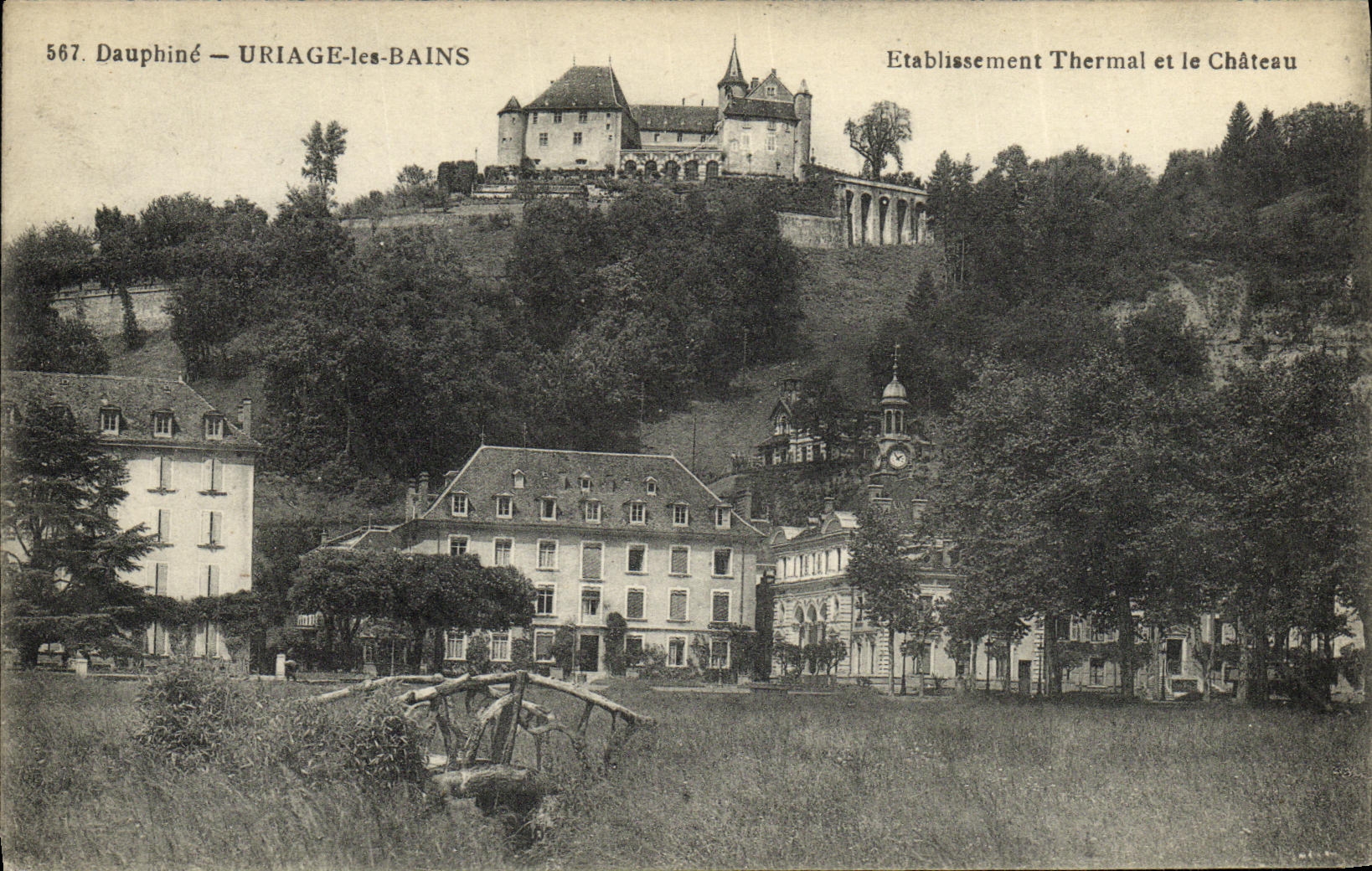 CPA Dauphine Uriage les Bains Etablissement Thermal et le Chateau
