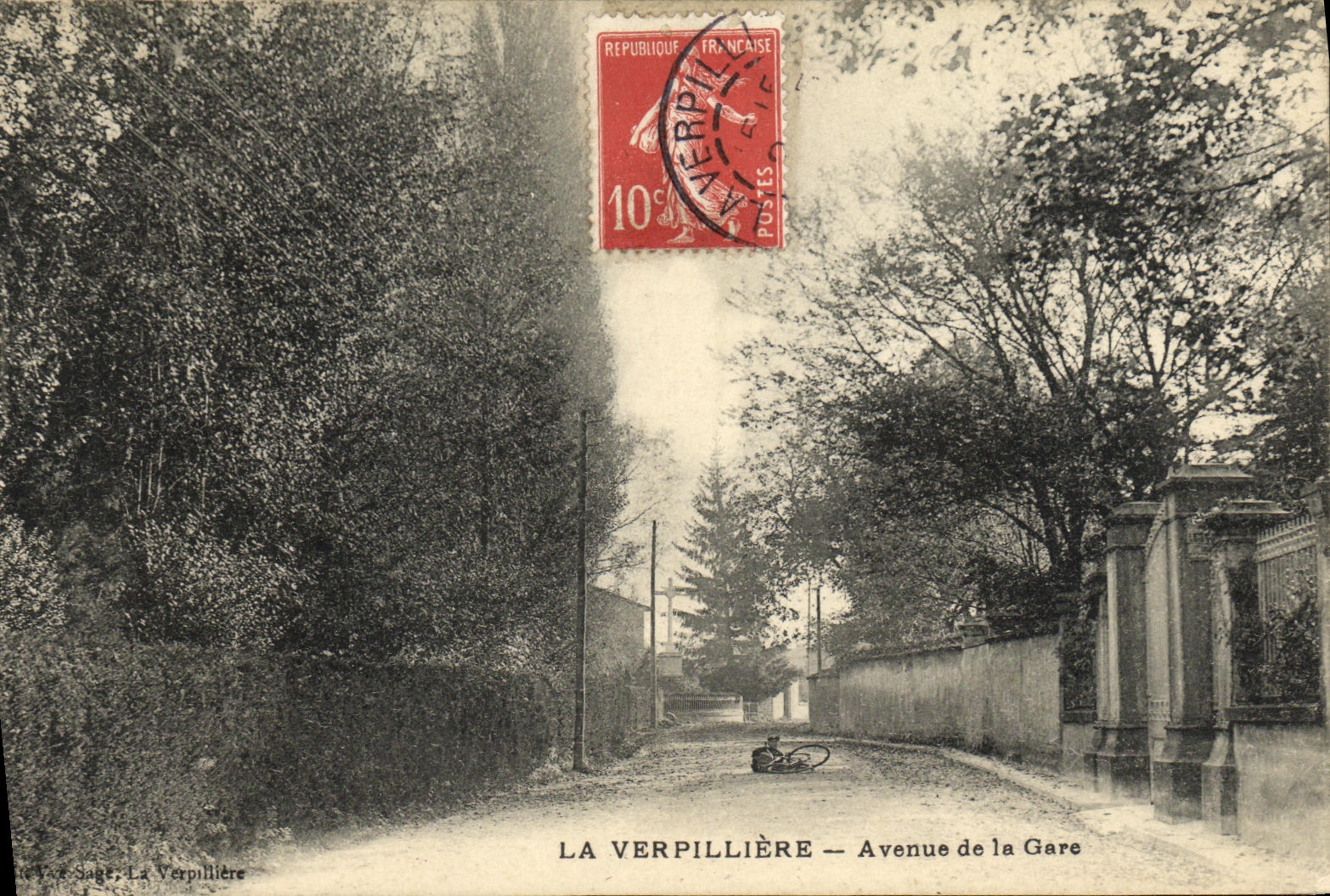 VINTAGE POSTCARD Verpilliere Avenue of the Station