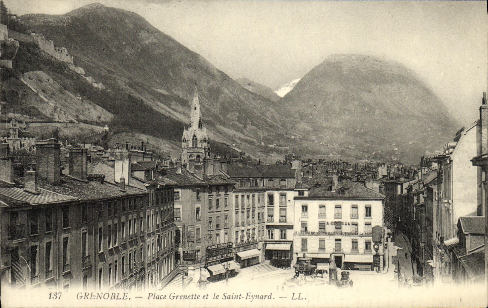 La POSTAL Grenoble de la VENDIMIA coloca Grenette y el Eynard Saint