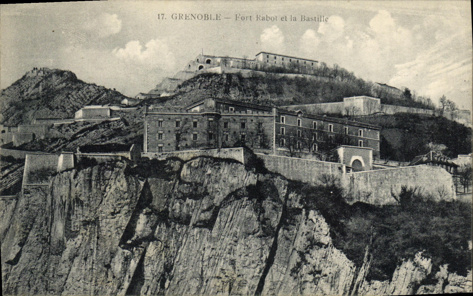 VINTAGE POSTCARD Grenoble Strong Plane and the Bastille