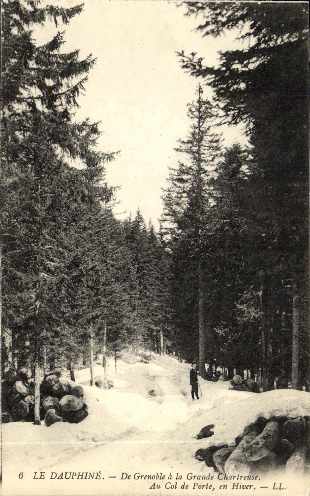 VINTAGE POSTCARD Dauphine Of Grenoble to Large Chartreuse With the collar of door in winter