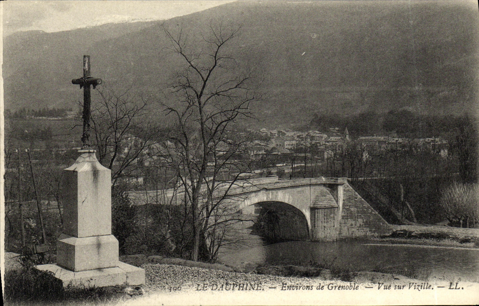 VINTAGE POSTCARD Dauphine Surroundings of Grenoble Seen on Vizille