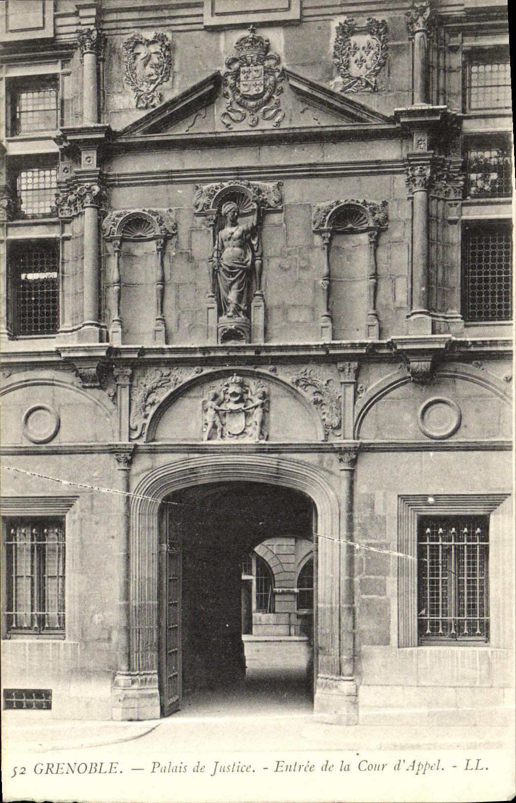 VINTAGE POSTCARD Grenoble Law courts Entered of the Court D Call