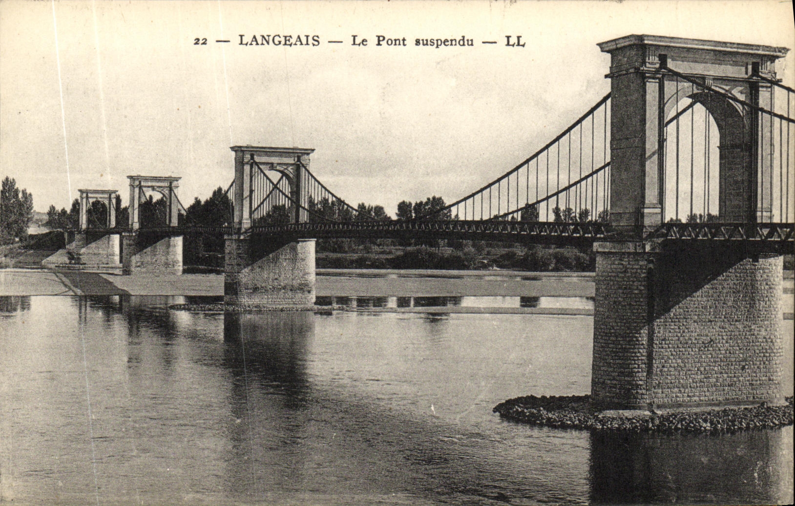 VINTAGE POSTCARD Langeais the Susopendu Bridge