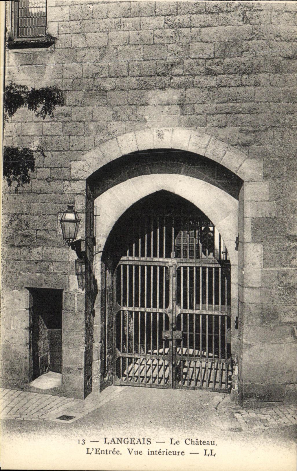 VINTAGE POSTCARD Langeais the Castle L Entered Seen Interior