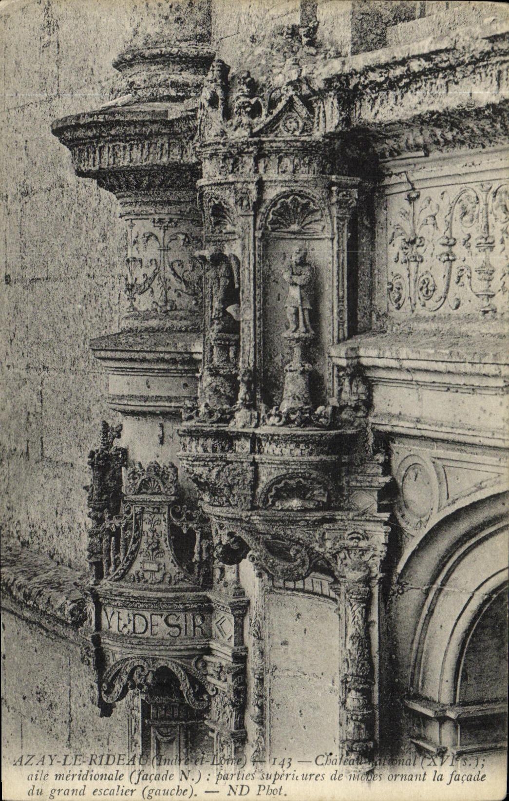 VINTAGE POSTCARD Azay the Curtains Castle Wing meriodionale