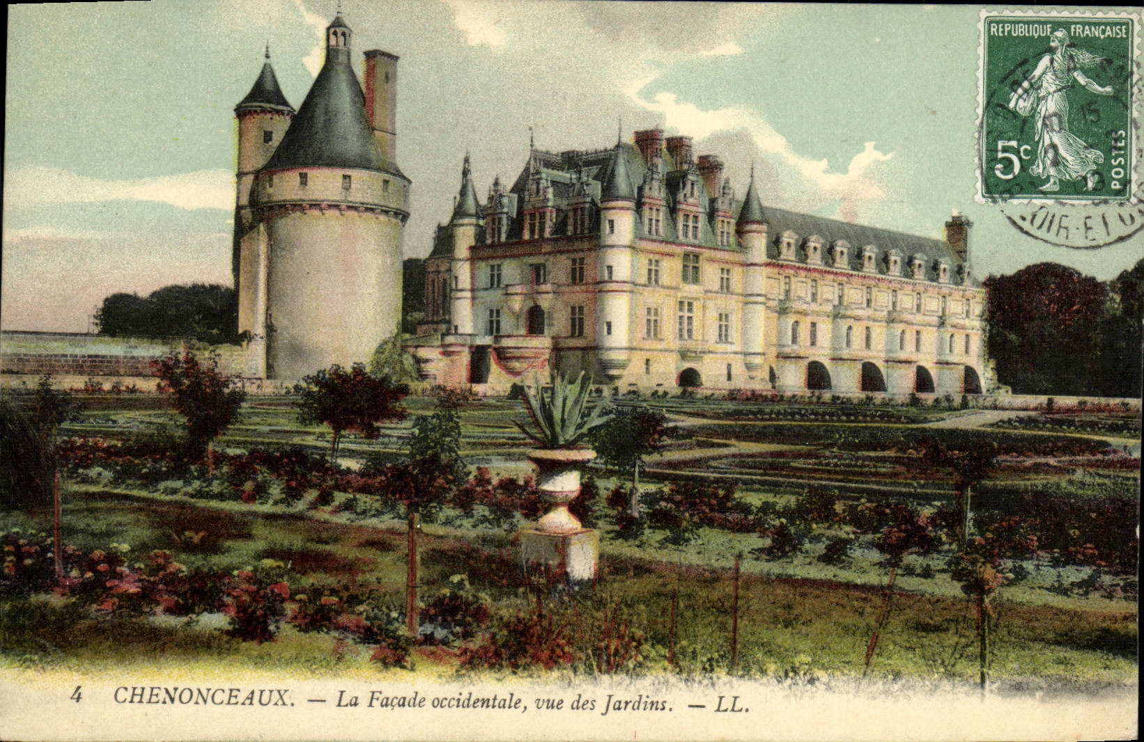 VINTAGE POSTCARD Chenonceaux the Western Frontage Seen Of the Gardens