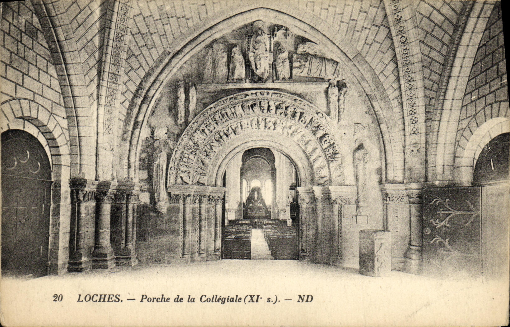 CPA Loches Porche de la Collegiale