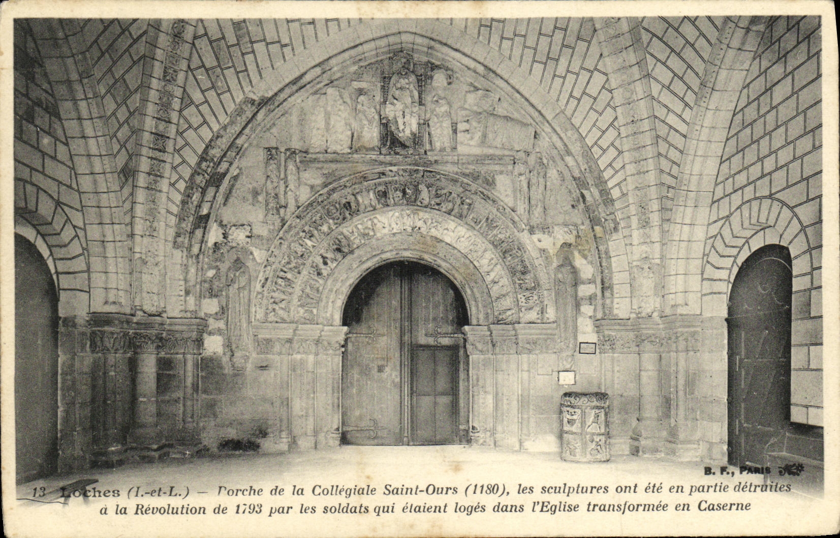 CPA Loches Porche de la Collegiale Saint Ours