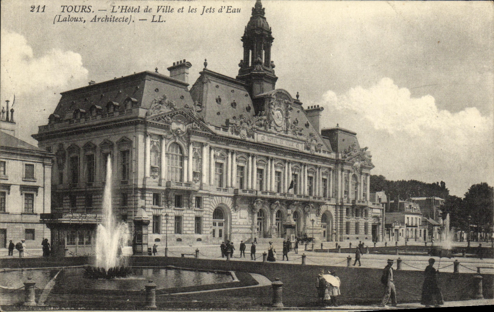 VINTAGE POSTCARD Tours L Town hall and the Jets D Water