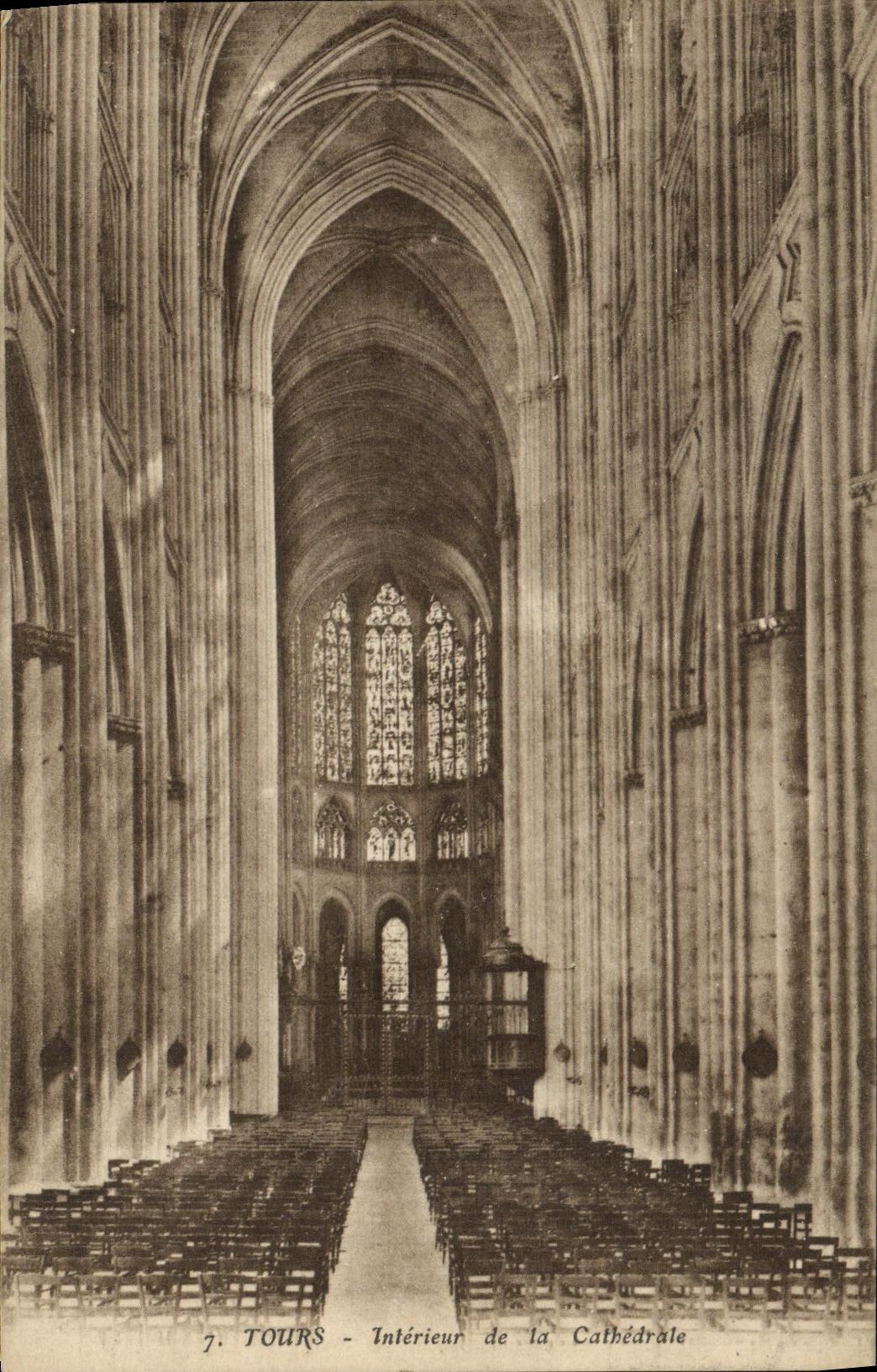 VINTAGE POSTCARD Tours Interior of the Cathedral
