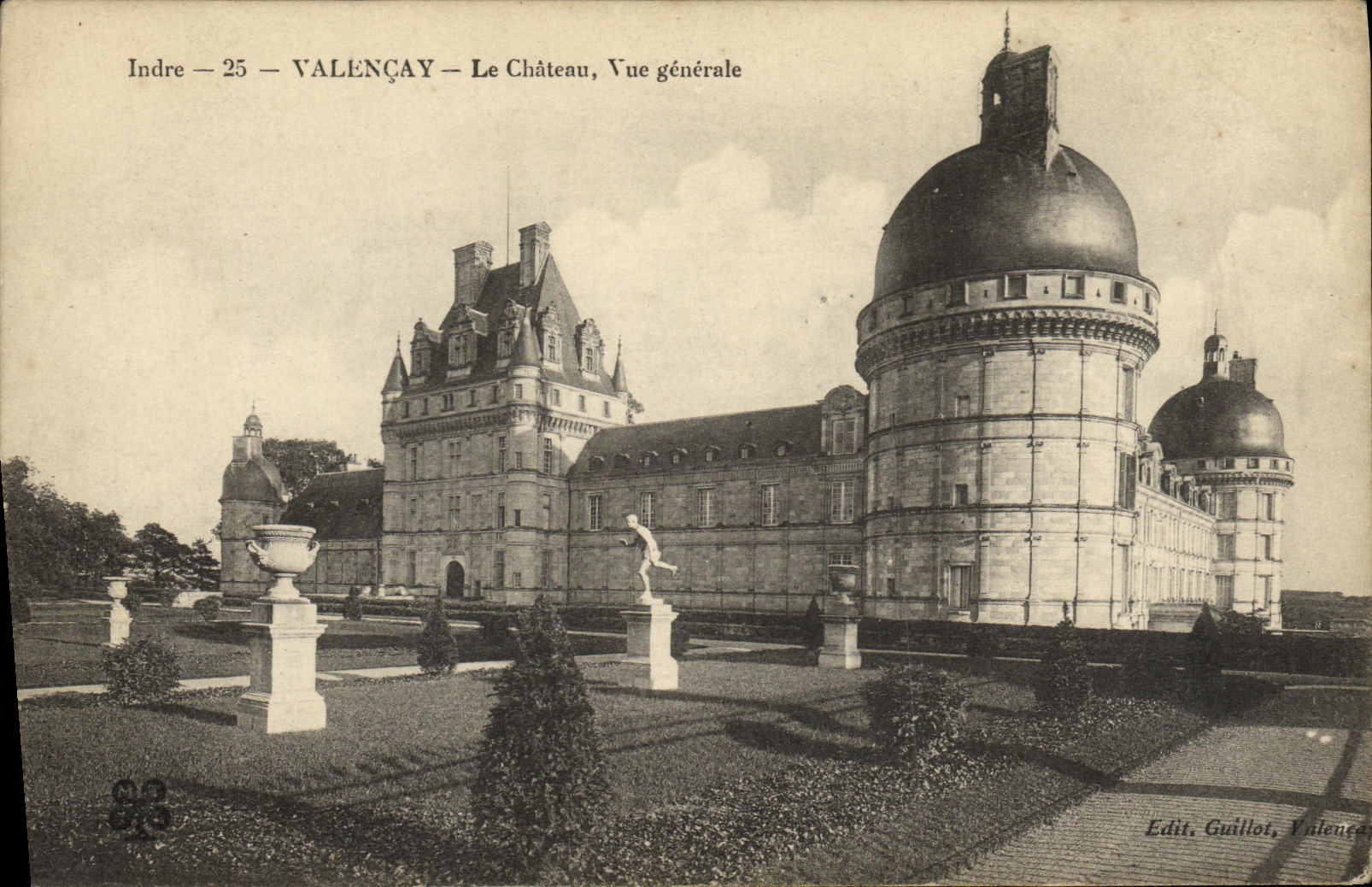 CPA Chateau de Valencay Le Chateau Vue Generale
