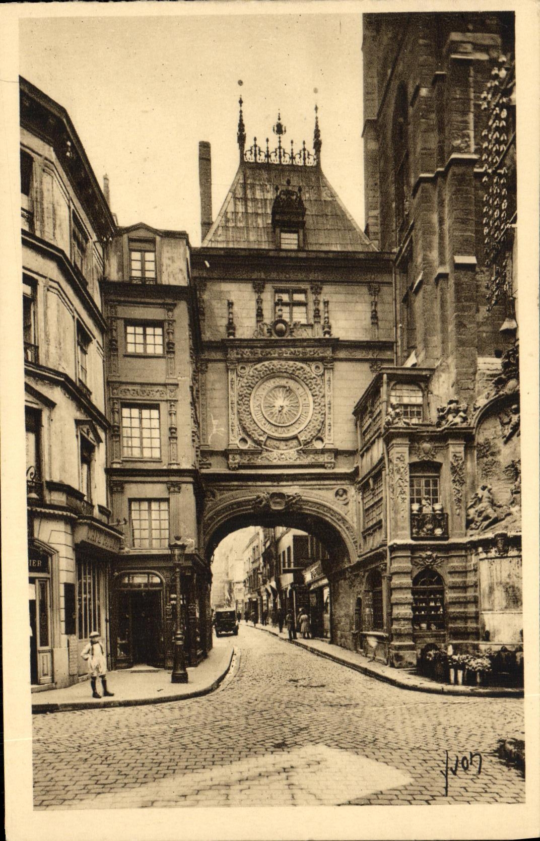 VINTAGE POSTCARD Rouen the Large Clock and the Fountain