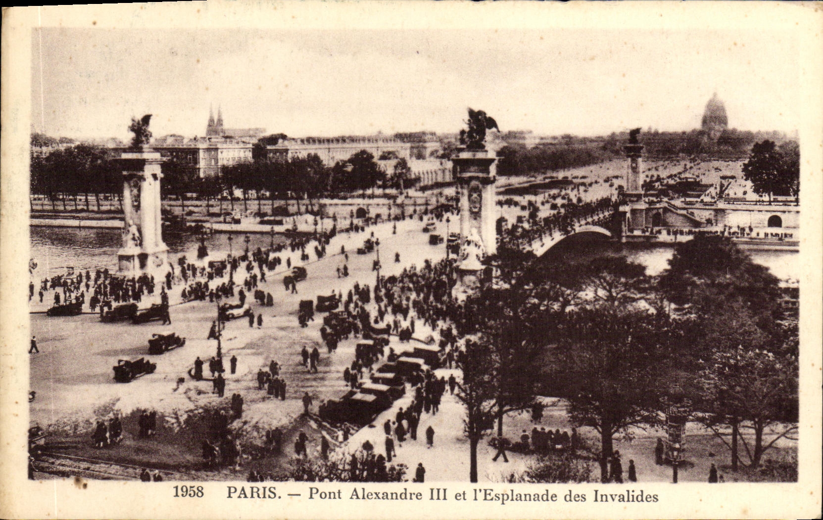 VINTAGE POSTCARD Paris Bridge Alexandre III and L Esplanade of the Invalids