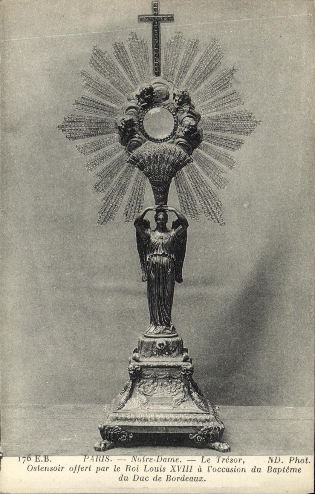 VINTAGE POSTCARD Paris Notre Dame the Treasury Monstrance offered by the king Louis XVIII