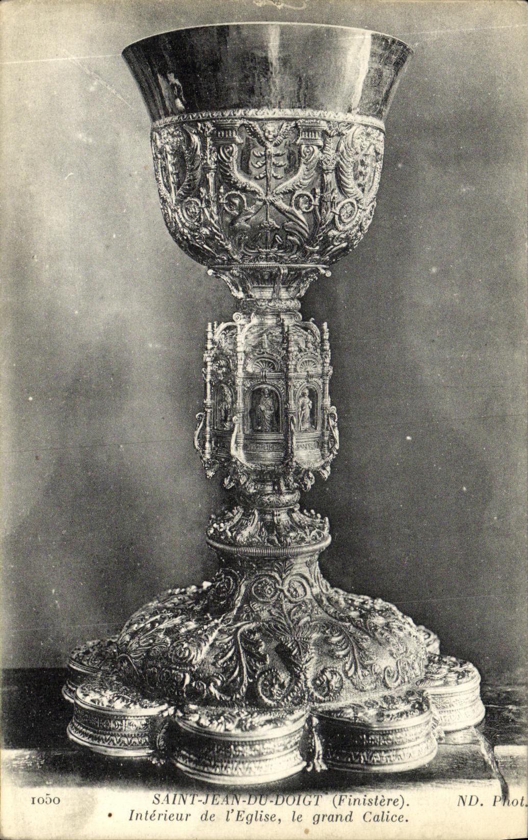 VINTAGE POSTCARD Paris Notre Dame the Treasury the large Chalice