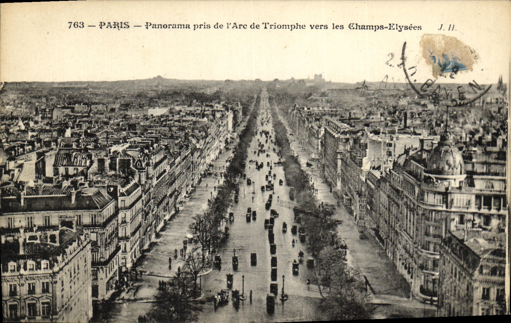 CPA Paris Panorma pris de l Arc de Triomphe vers les Champ Elysees