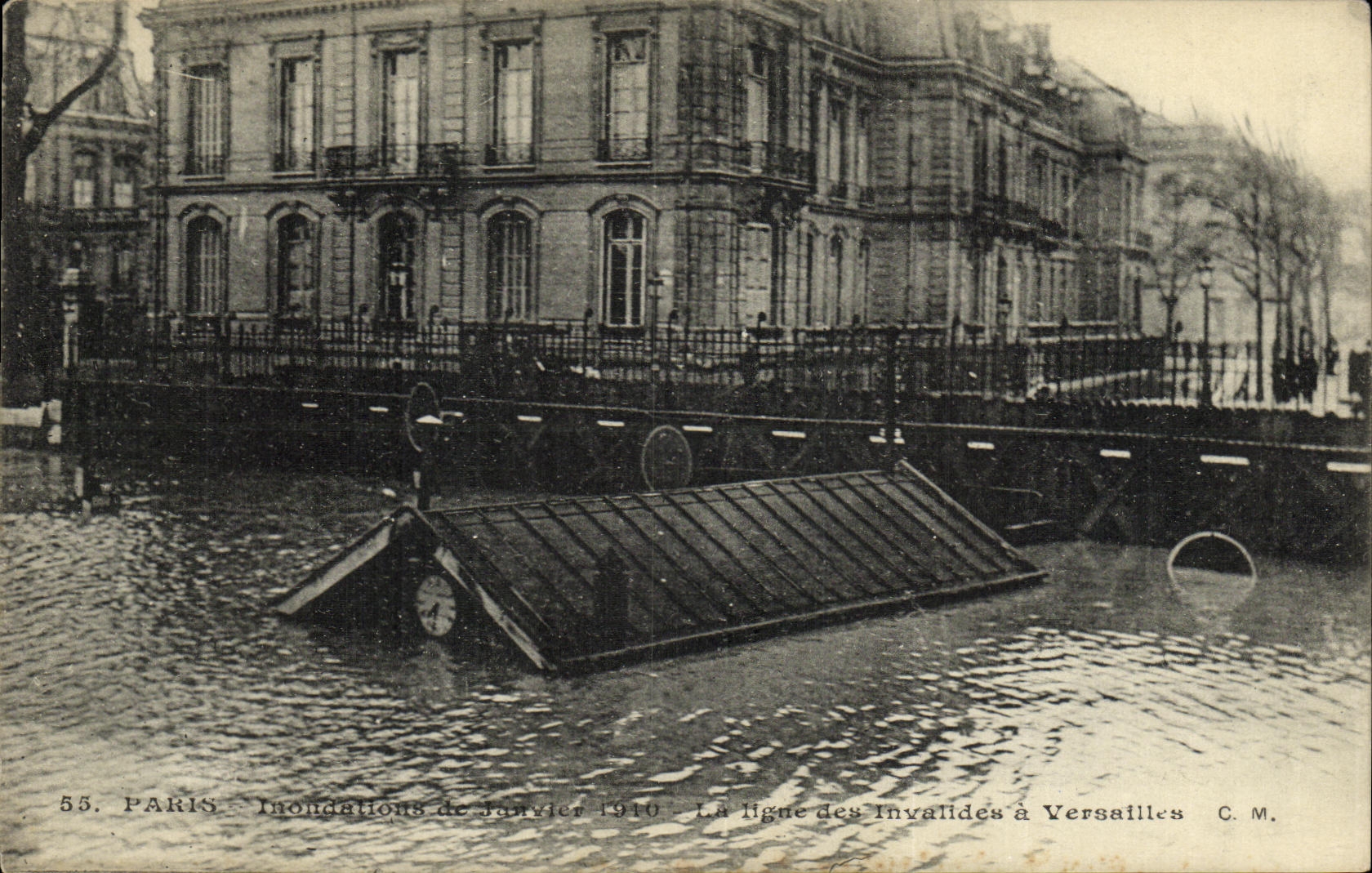 VINTAGE POSTCARD Paris Inondations of Paris the line of the Invalids has Versailles