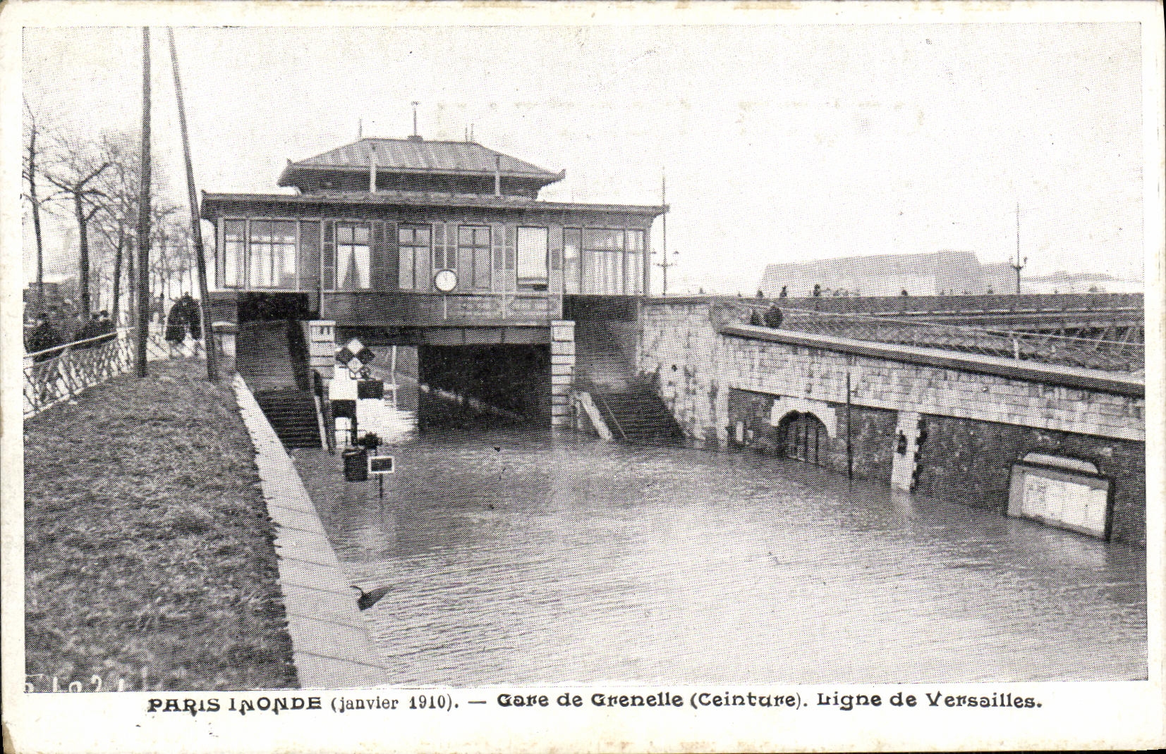 VINTAGE POSTCARD Paris Floods Station of Grenelle Ligne of Versailles