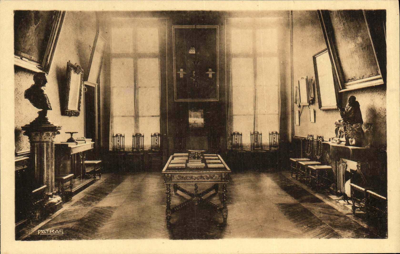 VINTAGE POSTCARD Massillon School  a  Quay of Celestins Paris lV the Visiting room