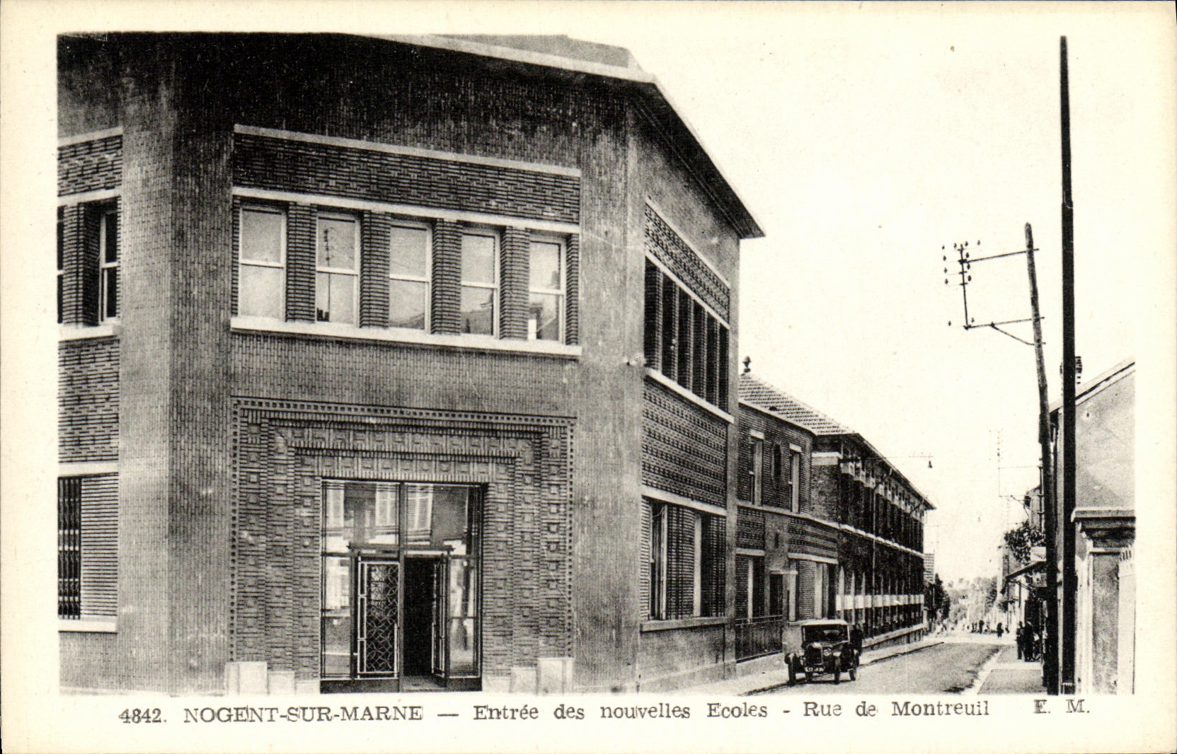 VINTAGE POSTCARD Nogent on the Entered Marne of the new Schools