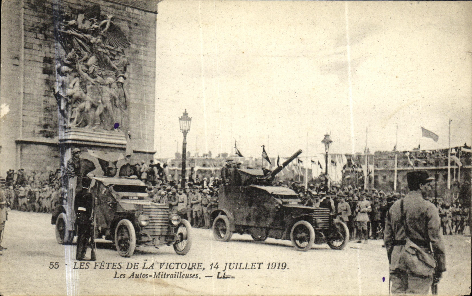 Los festivales de la POSTAL de la VENDIMIA Victoire del 14 de julio de 1919 los coches machine guns el tanque