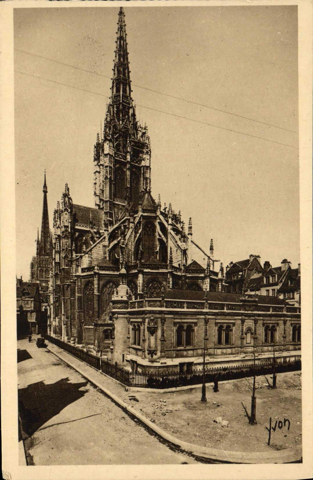 VINTAGE POSTCARD Rouen Apse of L Church Maclou Saint