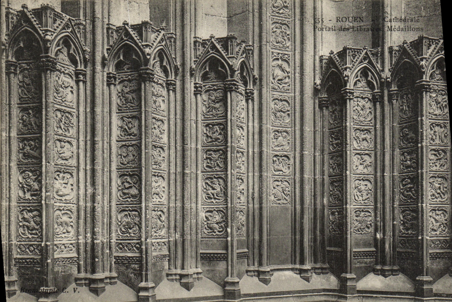 VINTAGE POSTCARD Rouen Cathedral Gate of the booksellers Medallion