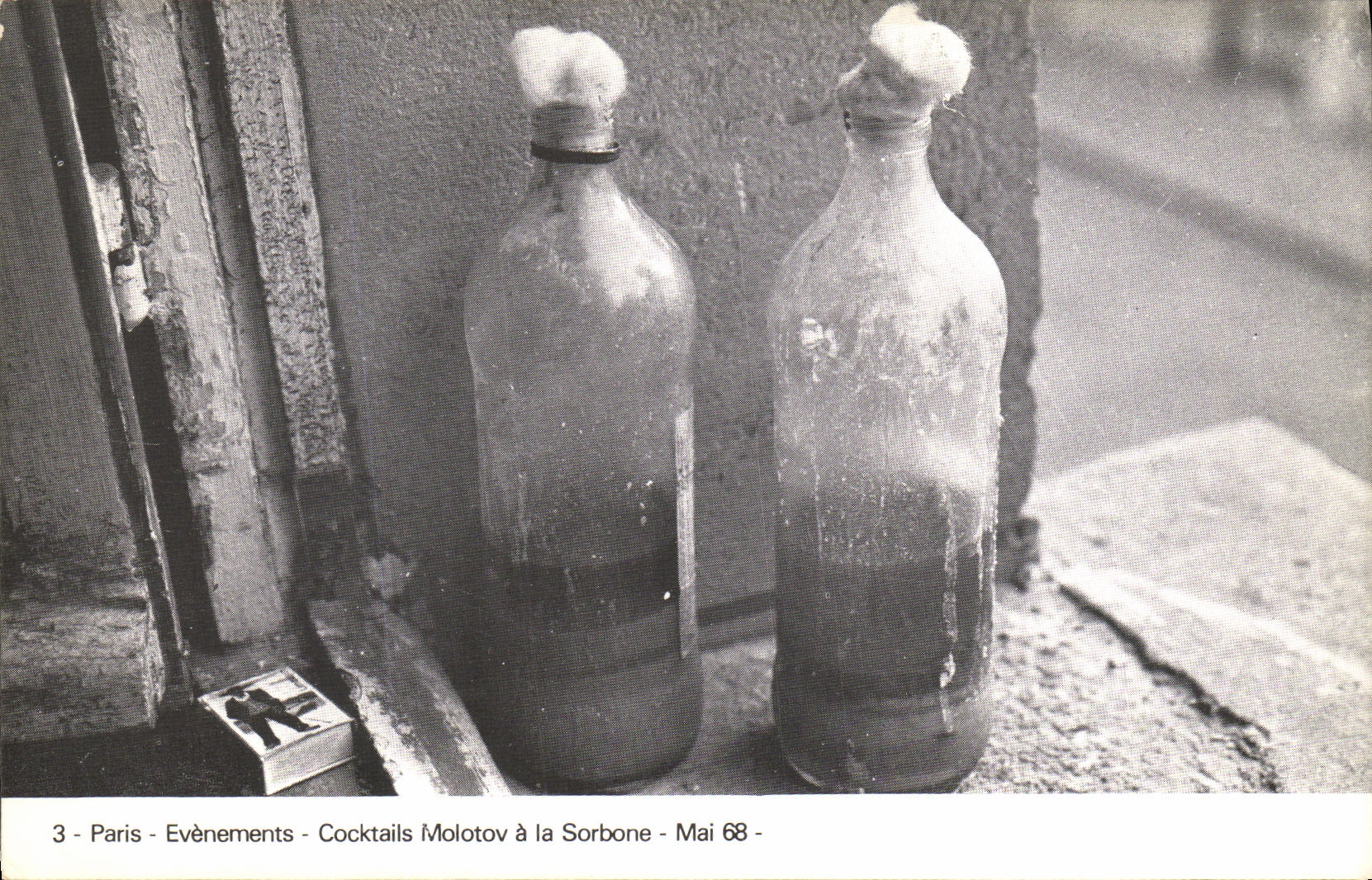 CPM Paris Evenements Cocktails Molotov a la Sorbone Sorbonne Mai 1968