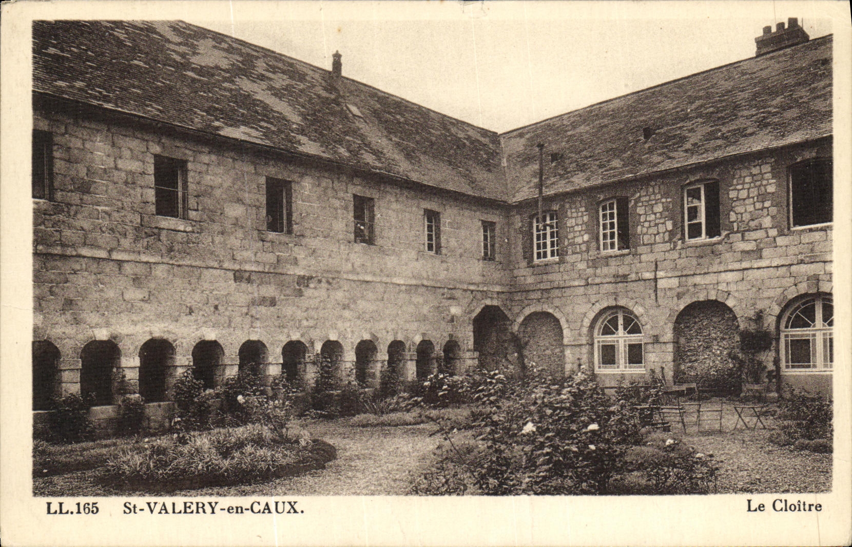 St Valerio de la POSTAL de la VENDIMIA en Caux el claustro