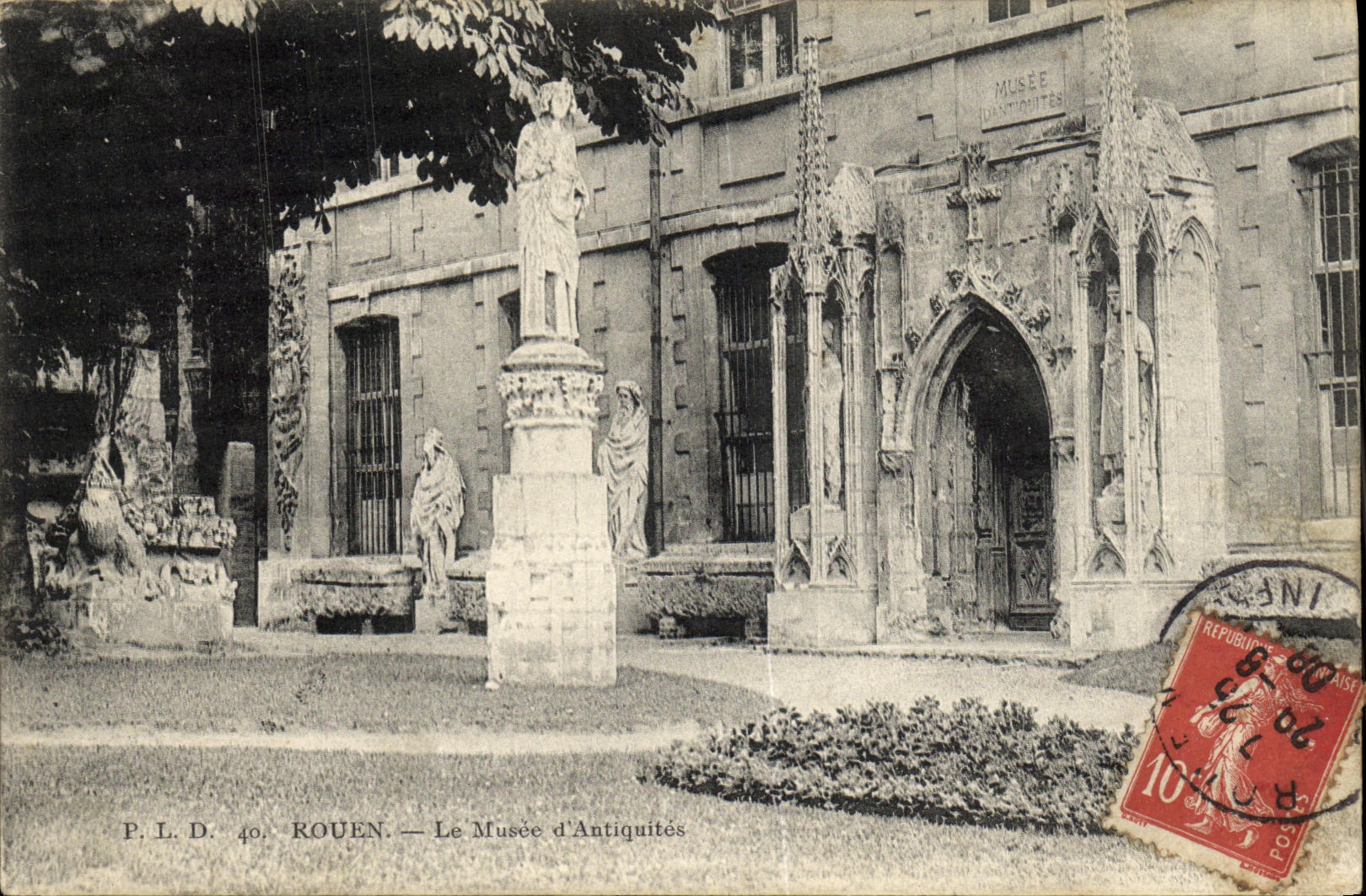 VINTAGE POSTCARD Rouen the Museum D Antiquities