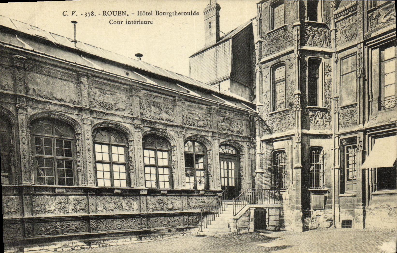 VINTAGE POSTCARD Rouen Hotel Bourgtheroulde interior Court