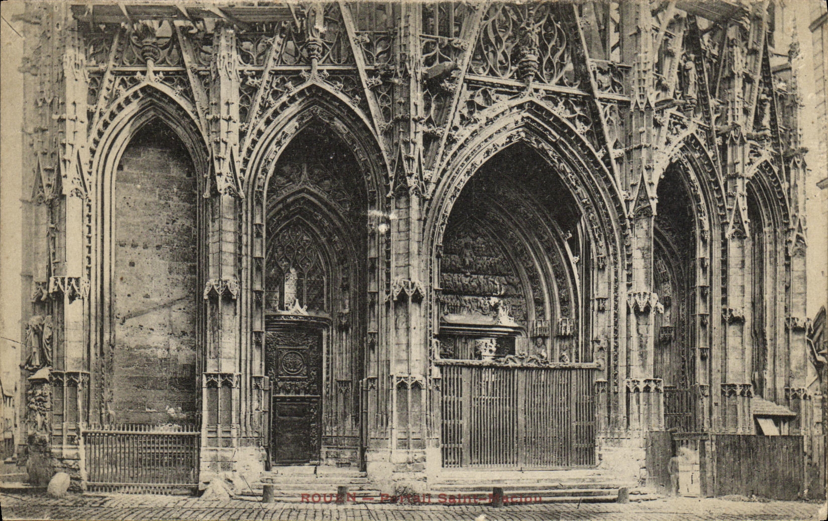 VINTAGE POSTCARD Rouen Holy Gate Maclou