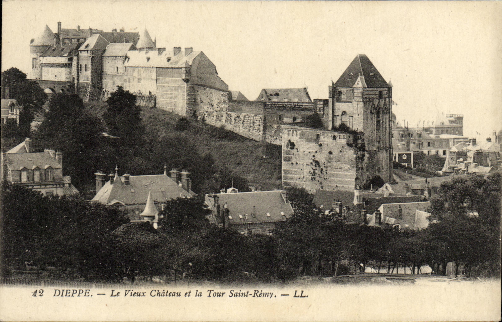 POSTAL Dieppe de la VENDIMIA el castillo viejo y la torre Remy Saint