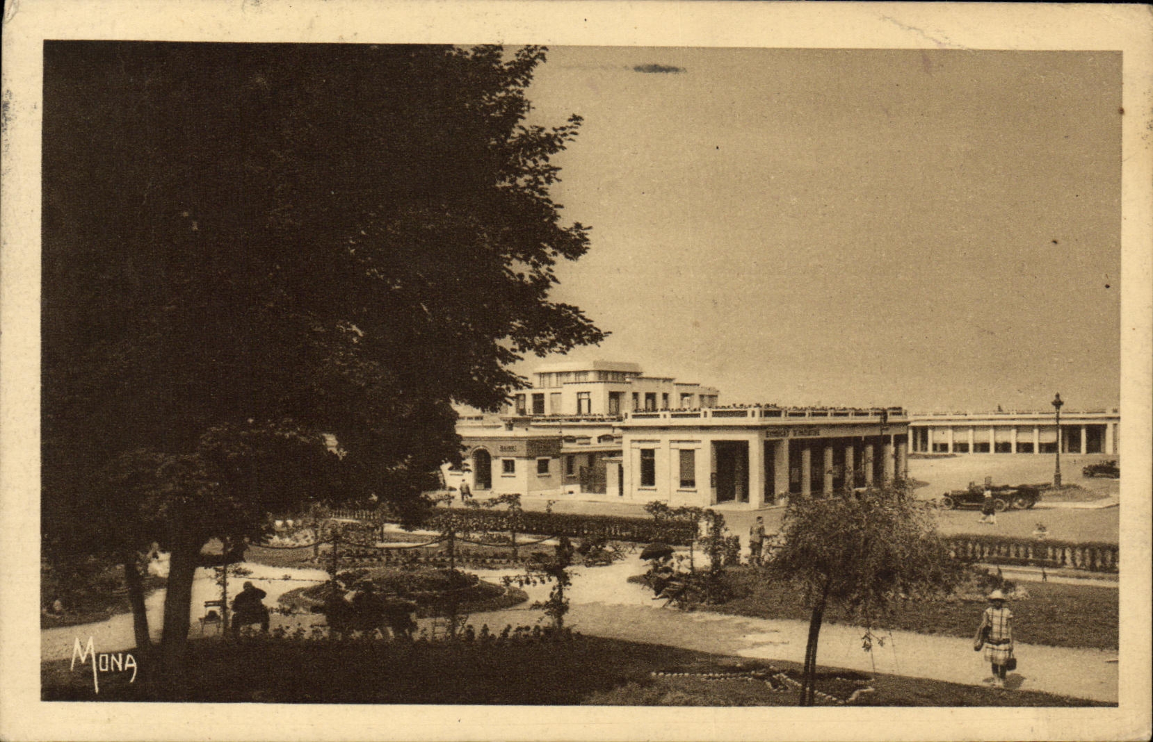 POSTAL Dieppe de la VENDIMIA las arcadas y el L explanada del casino