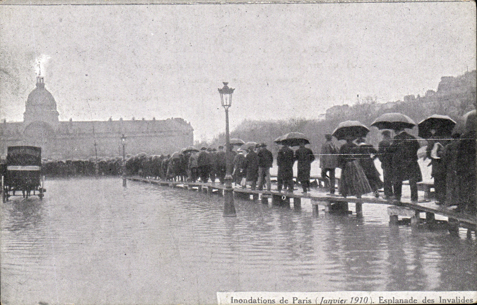 VINTAGE POSTCARD Paris Floods January 1910 Esplanade of the Invalids
