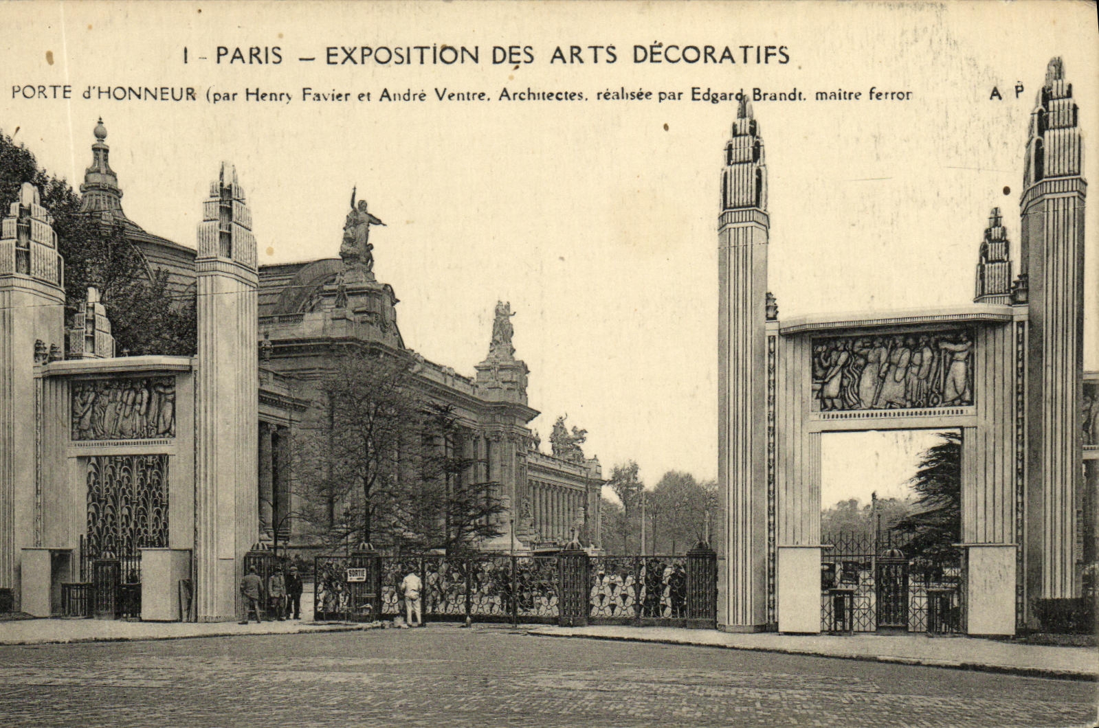 CPA Paris Exposition Des Arts Decoratifs Porte d honneur 