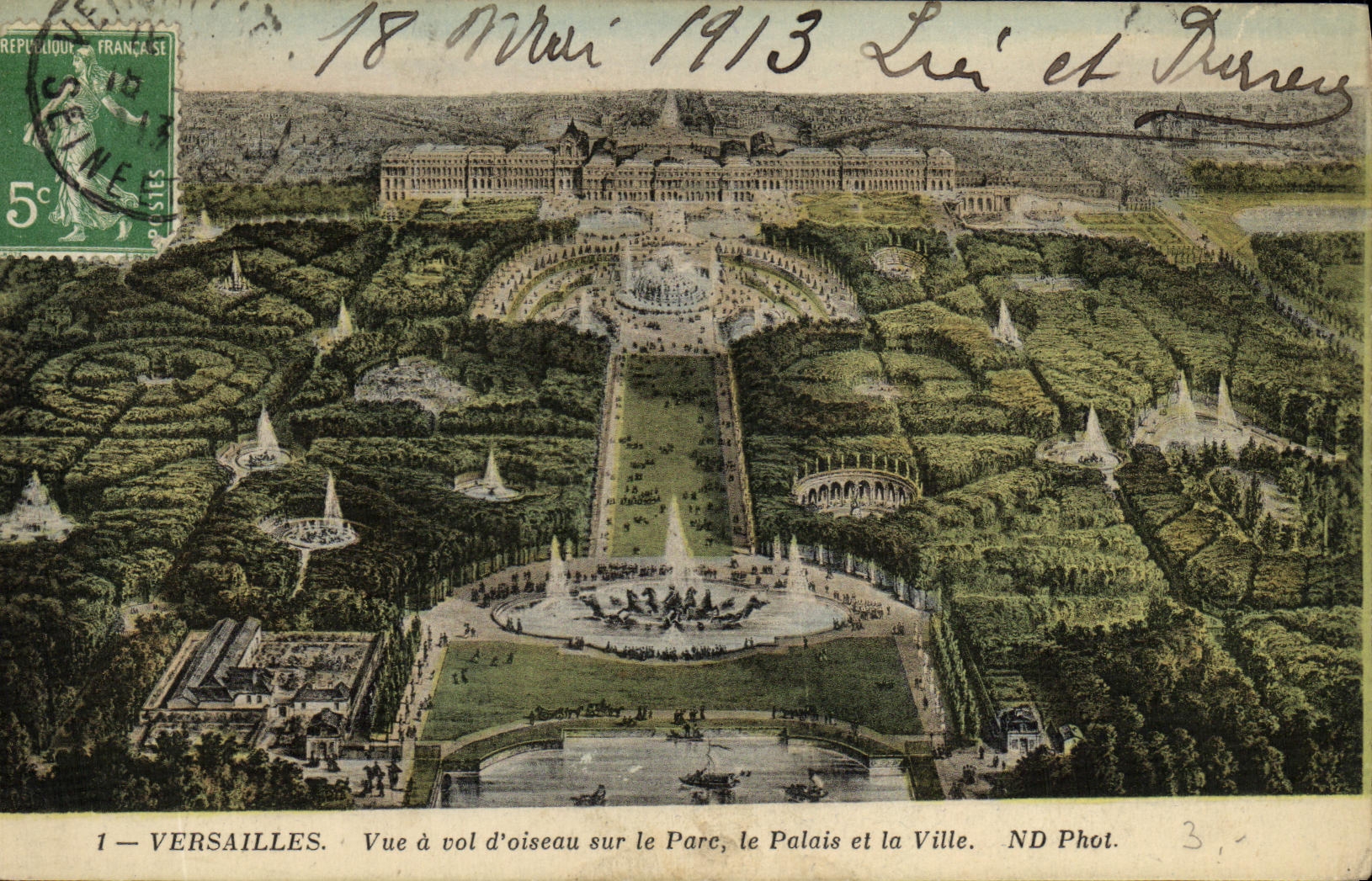 CPA Versailles Vue a Vol d Oiseau Sur le Parc le palais et la ville