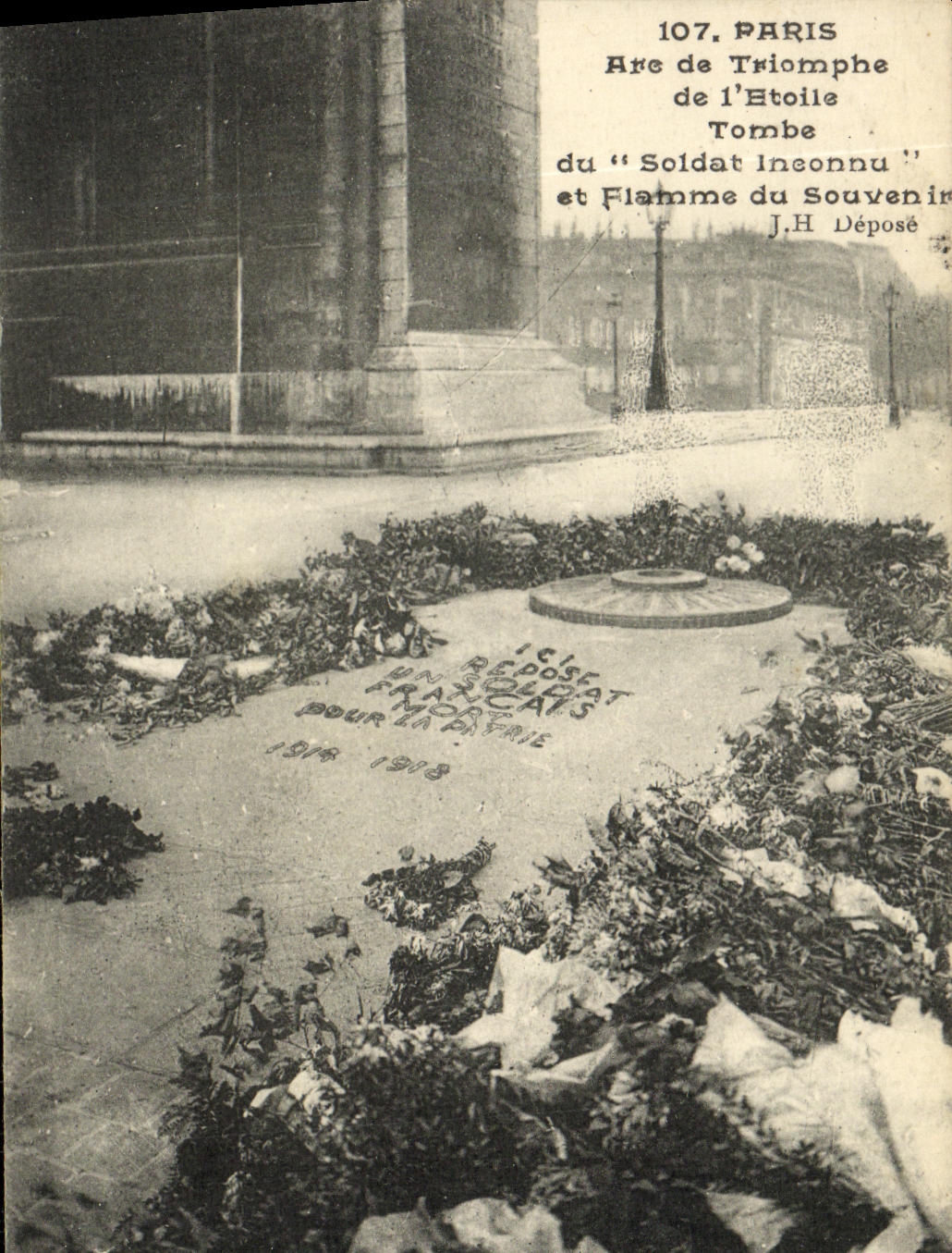 POSTAL Paris de la VENDIMIA Arc de Triomphe de L Etoile tumba del soldado desconocido y de la llama de la memoria