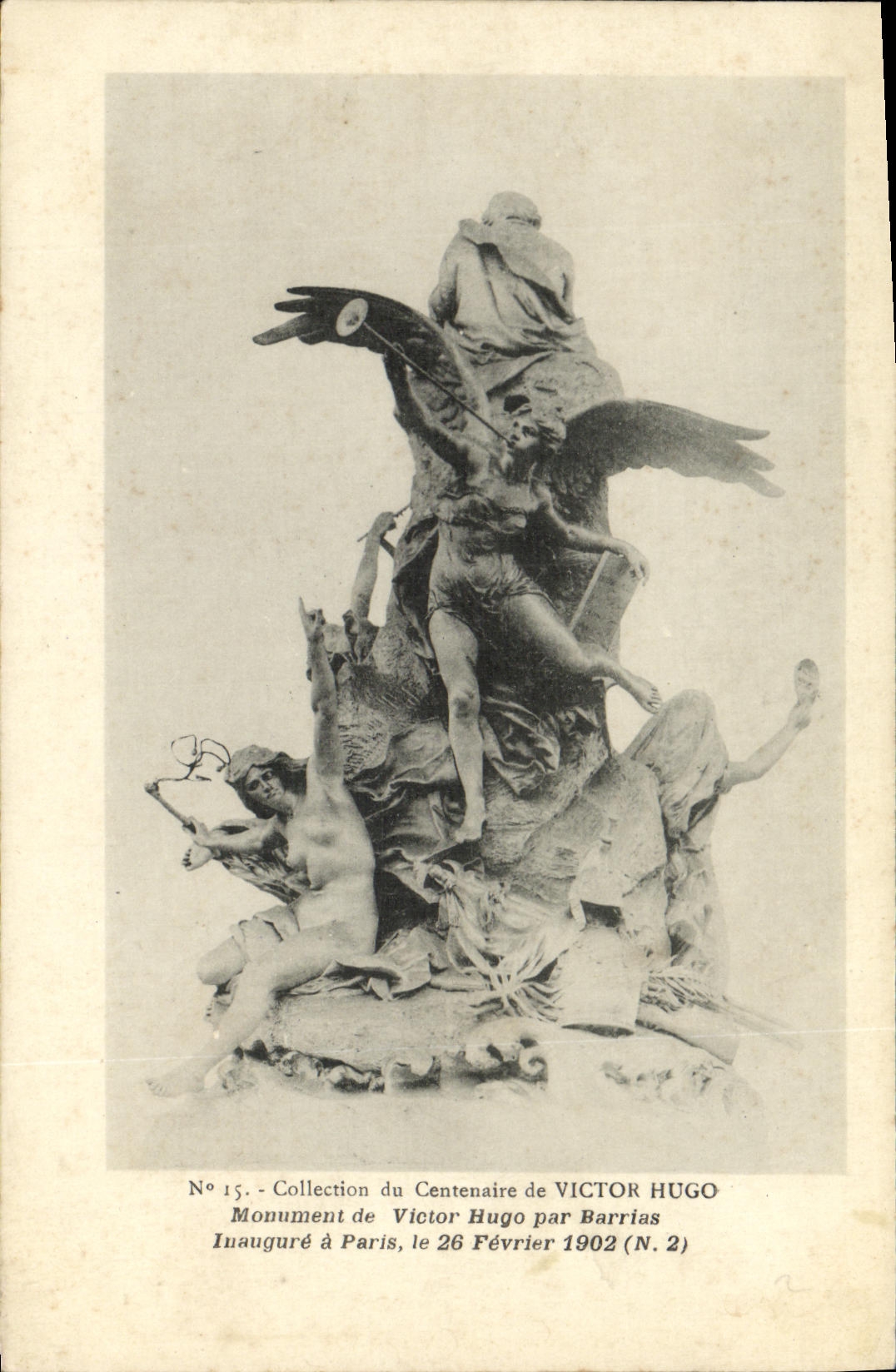 CPA Paris Monument de Victor Hugo par Barrias