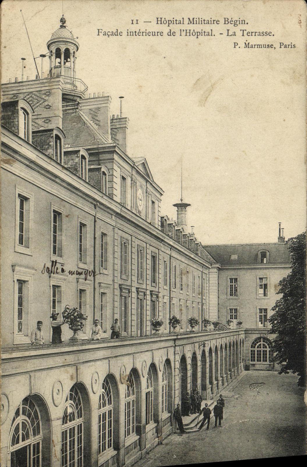 VINTAGE POSTCARD Paris Military hospital Begin interior Frontage of L hospital the terrace