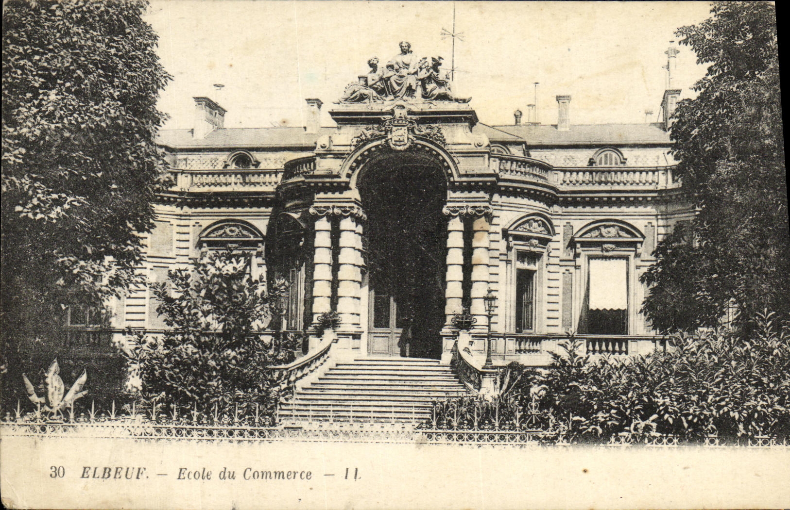 CPA Elbeuf Ecole du Commerce 
