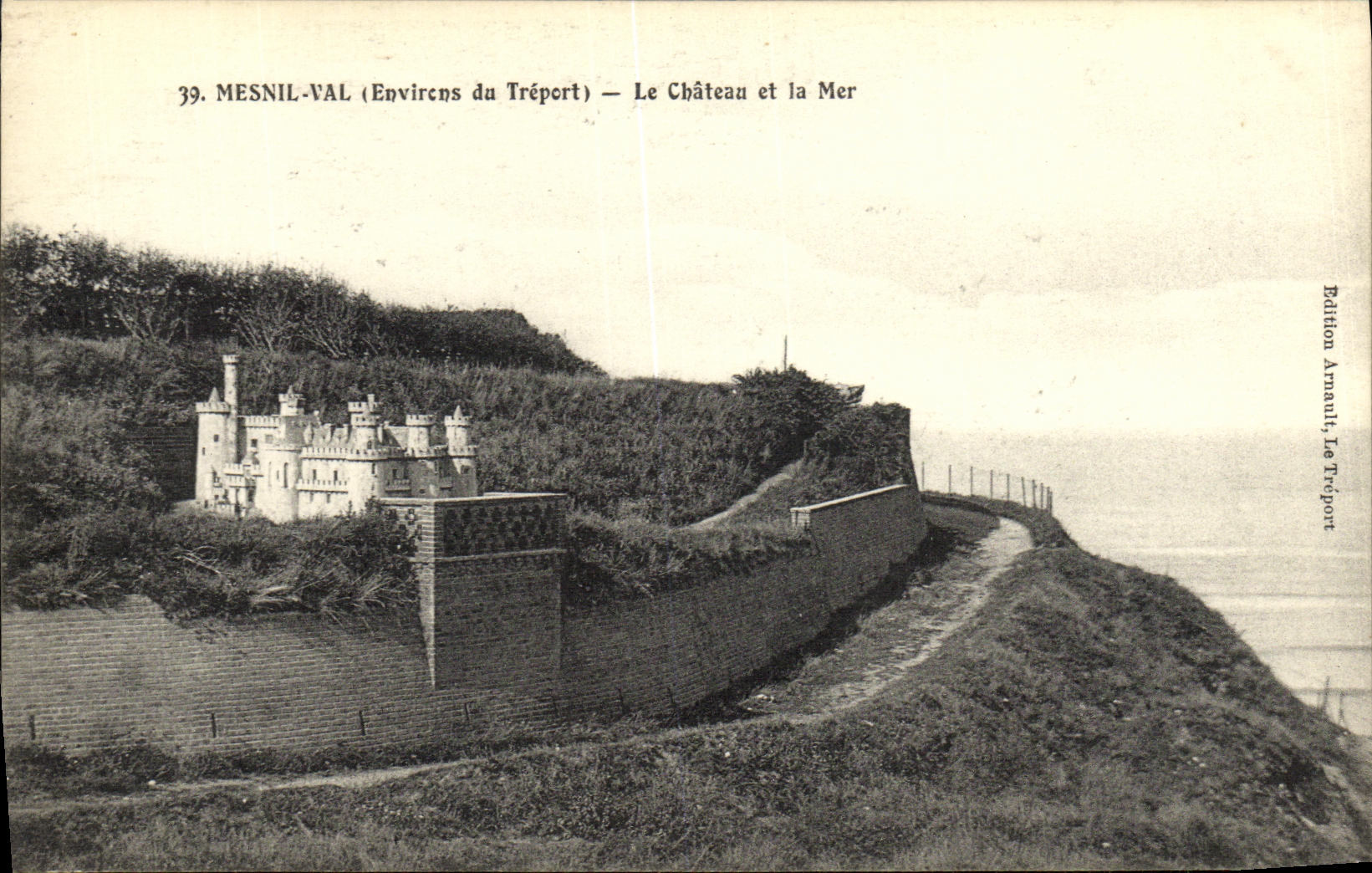 Valle de Mesnil de la POSTAL de la VENDIMIA el castillo y el mar